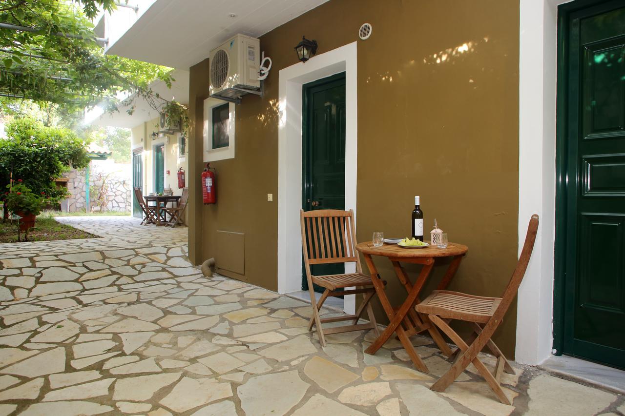 Áyios Nikítas Nikolas Studios מראה חיצוני תמונה